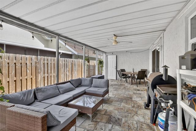 9381 NW 35th Place, Sunrise, FL 33351