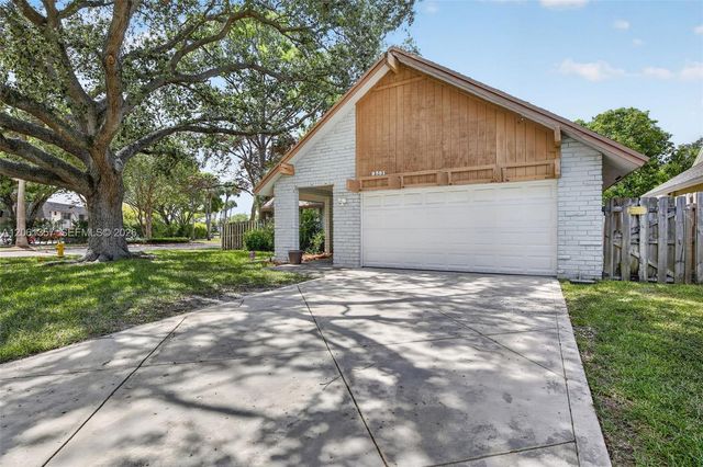 9381 NW 35th Place, Sunrise, FL 33351