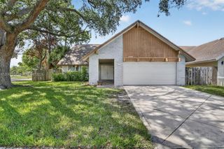 9381 NW 35th Place, Sunrise, FL 33351