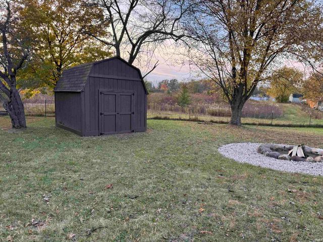 905 S County Road 550 E, Selma, IN 47383