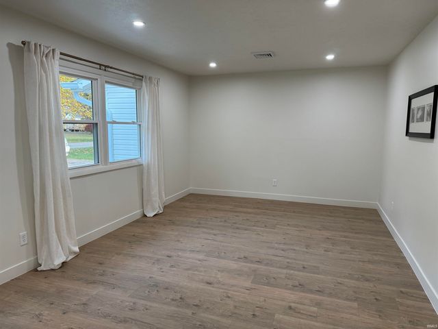 905 S County Road 550 E, Selma, IN 47383