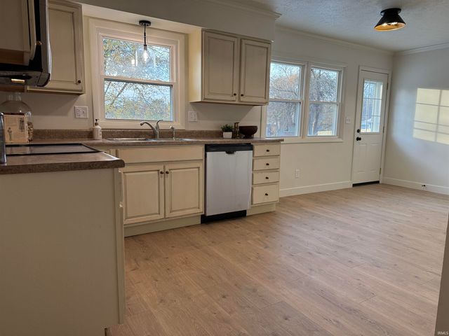 905 S County Road 550 E, Selma, IN 47383