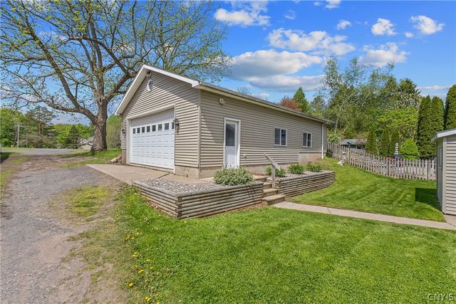 2727 State Route 48, Minetto, NY 13115