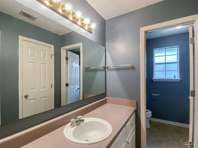 9121 Sebring Dr, Pensacola, FL 32506