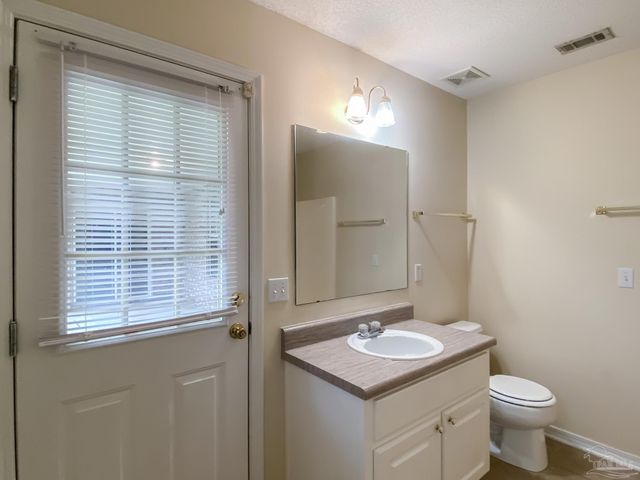 9121 Sebring Dr, Pensacola, FL 32506