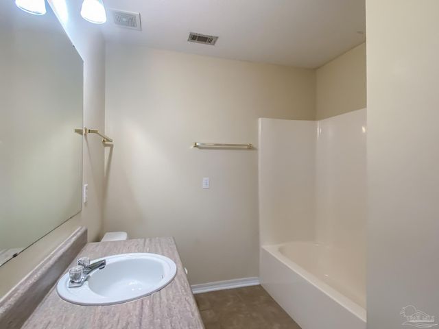 9121 Sebring Dr, Pensacola, FL 32506