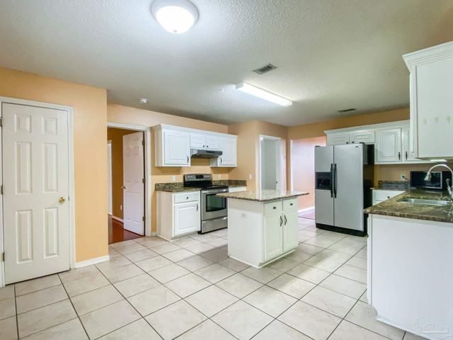 9121 Sebring Dr, Pensacola, FL 32506