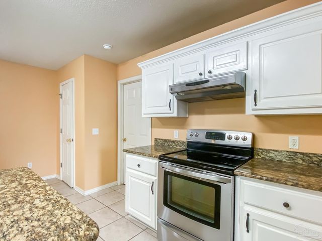 9121 Sebring Dr, Pensacola, FL 32506