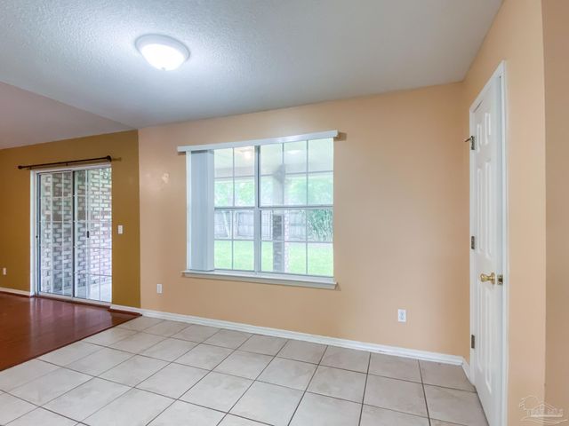 9121 Sebring Dr, Pensacola, FL 32506