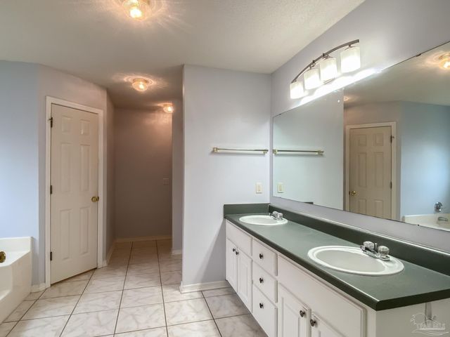 9121 Sebring Dr, Pensacola, FL 32506