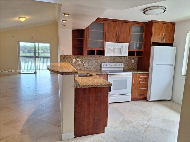 704 NW 92nd Ave 704, Plantation, FL 33324