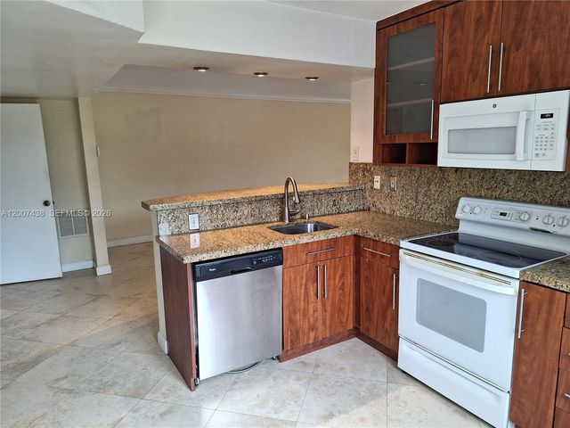 704 NW 92nd Ave 704, Plantation, FL 33324