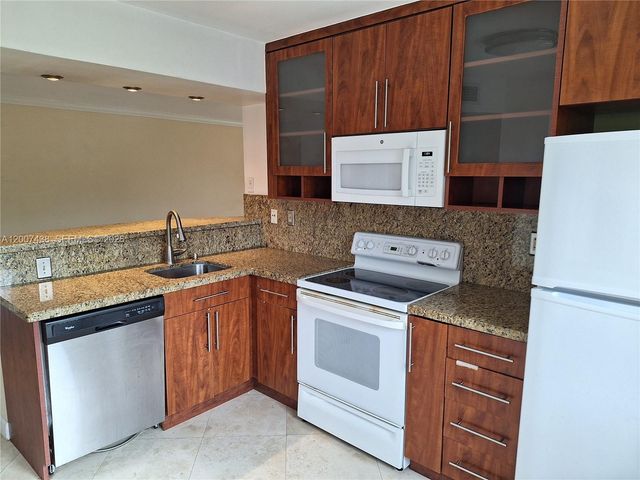 704 NW 92nd Ave 704, Plantation, FL 33324