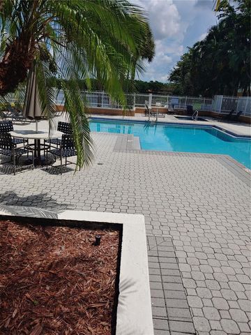 704 NW 92nd Ave 704, Plantation, FL 33324