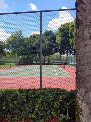 704 NW 92nd Ave 704, Plantation, FL 33324