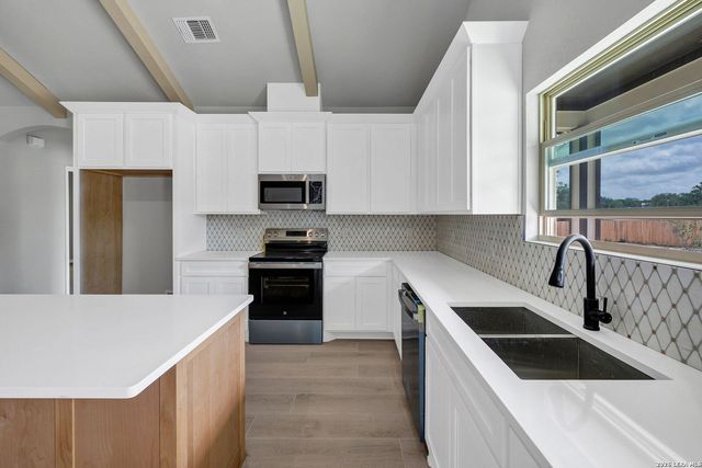 23206 Silver Chalice, Elmendorf, TX 78112