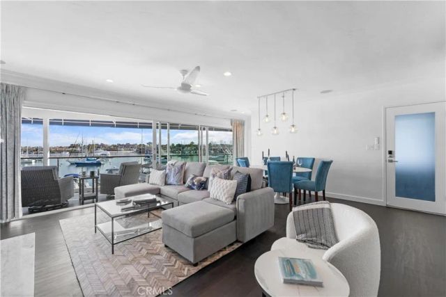 215 E Edgewater Avenue, Newport Beach, CA 92661