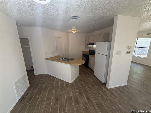 9631 BRATTON DR, San Antonio, TX 78245