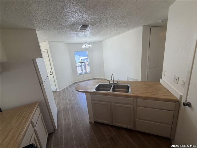 9631 BRATTON DR, San Antonio, TX 78245