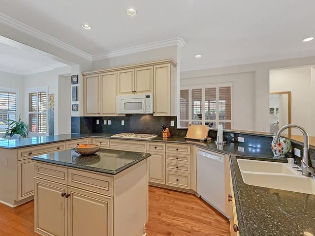 285 Sawmill Ln, Lincoln, CA 95648