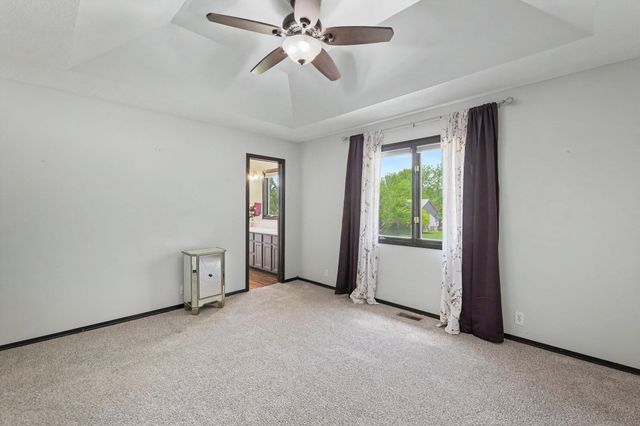 327 E Catalpa St, Derby, KS 67037