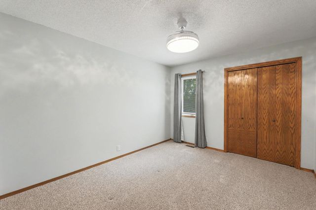 327 E Catalpa St, Derby, KS 67037