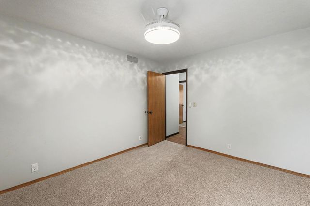327 E Catalpa St, Derby, KS 67037