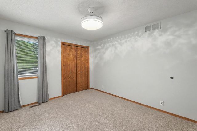 327 E Catalpa St, Derby, KS 67037
