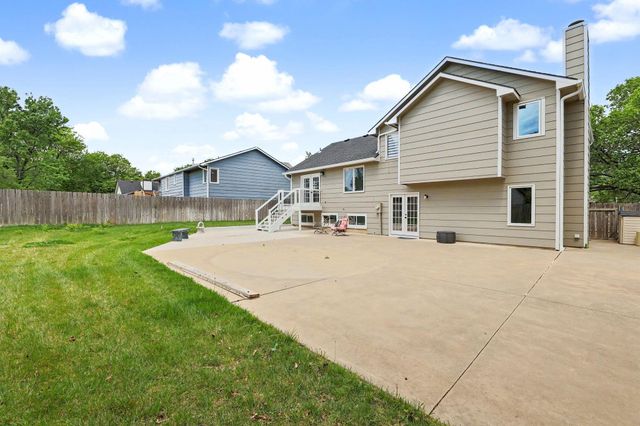 327 E Catalpa St, Derby, KS 67037