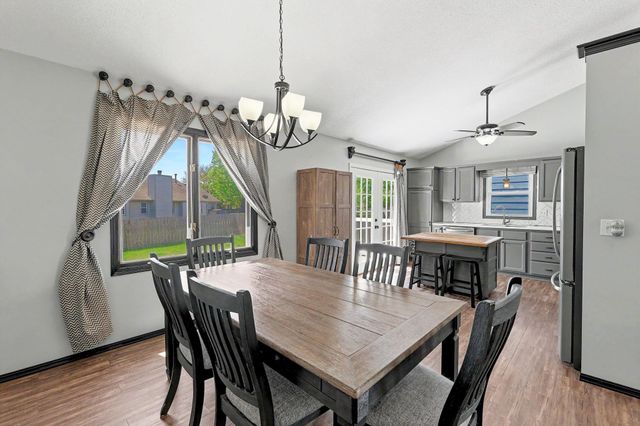 327 E Catalpa St, Derby, KS 67037