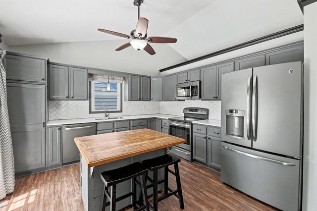 327 E Catalpa St, Derby, KS 67037