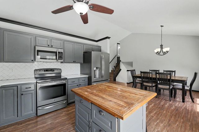 327 E Catalpa St, Derby, KS 67037