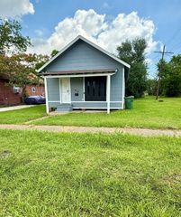 932 Dallas, Port Arthur, TX 77640