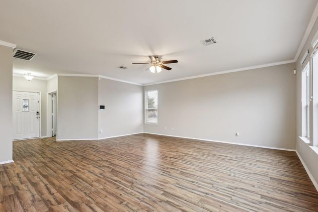 122 Mossy Rock CV, Hutto, TX 78634