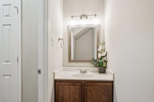 122 Mossy Rock CV, Hutto, TX 78634