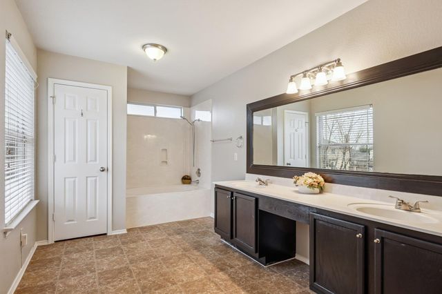 122 Mossy Rock CV, Hutto, TX 78634