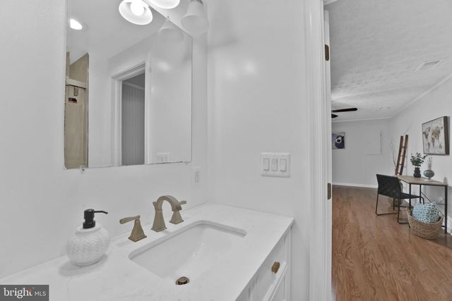5685 FRENCH AVE, Sykesville, MD 21784