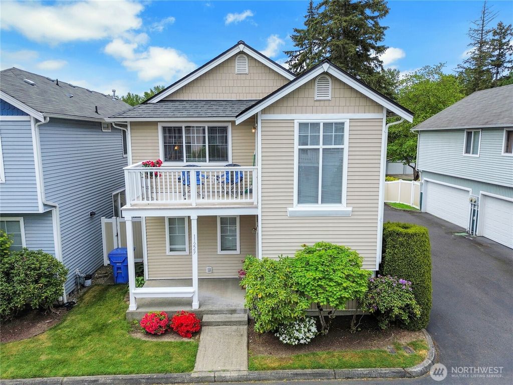 11229 3rd Avenue Ct E, Tacoma, WA 98445