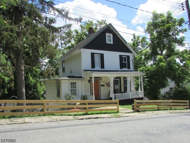 22 Harrison St, Sussex Boro, NJ 07461