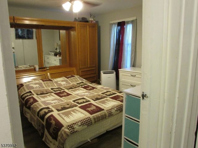 22 Harrison St, Sussex Boro, NJ 07461