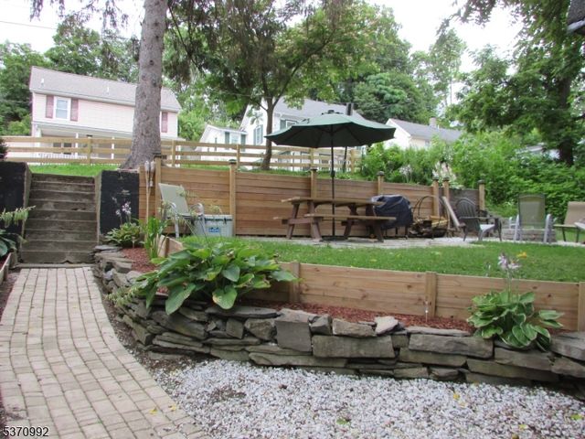 22 Harrison St, Sussex Boro, NJ 07461