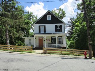 22 Harrison St, Sussex Boro, NJ 07461