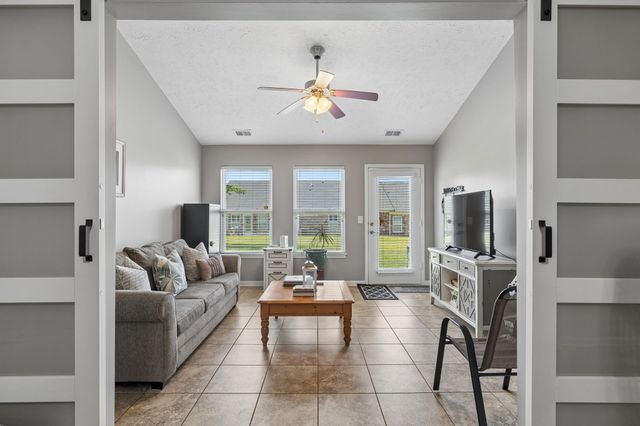 395 Devon Chase Hl Unit 1102, Gallatin, TN 37066
