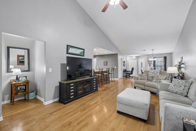 395 Devon Chase Hl Unit 1102, Gallatin, TN 37066