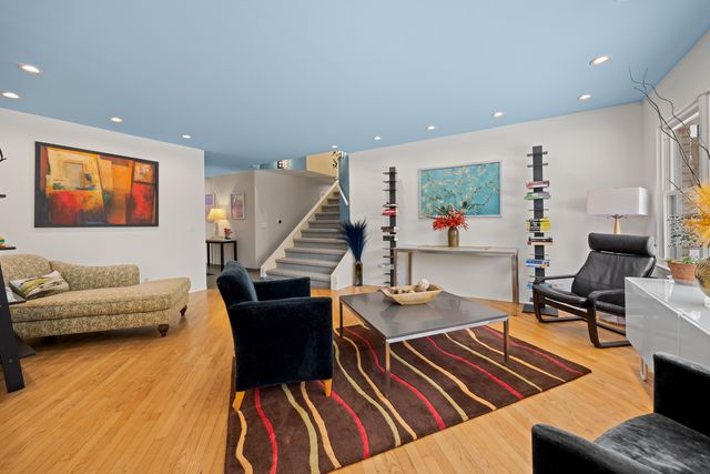 3000 California Avenue, Palatine, IL 60067