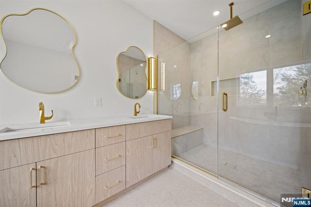 52 Congressional Parkway, Livingston, NJ 07039