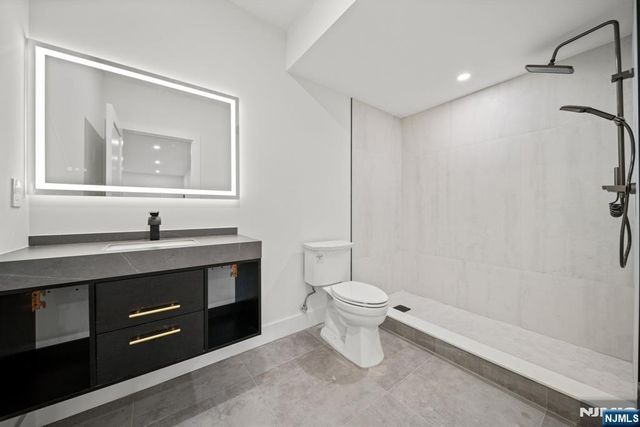 52 Congressional Parkway, Livingston, NJ 07039