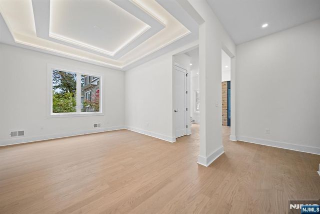 52 Congressional Parkway, Livingston, NJ 07039