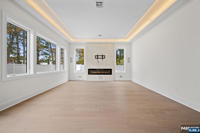 52 Congressional Parkway, Livingston, NJ 07039