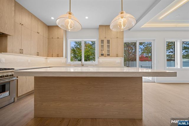 52 Congressional Parkway, Livingston, NJ 07039